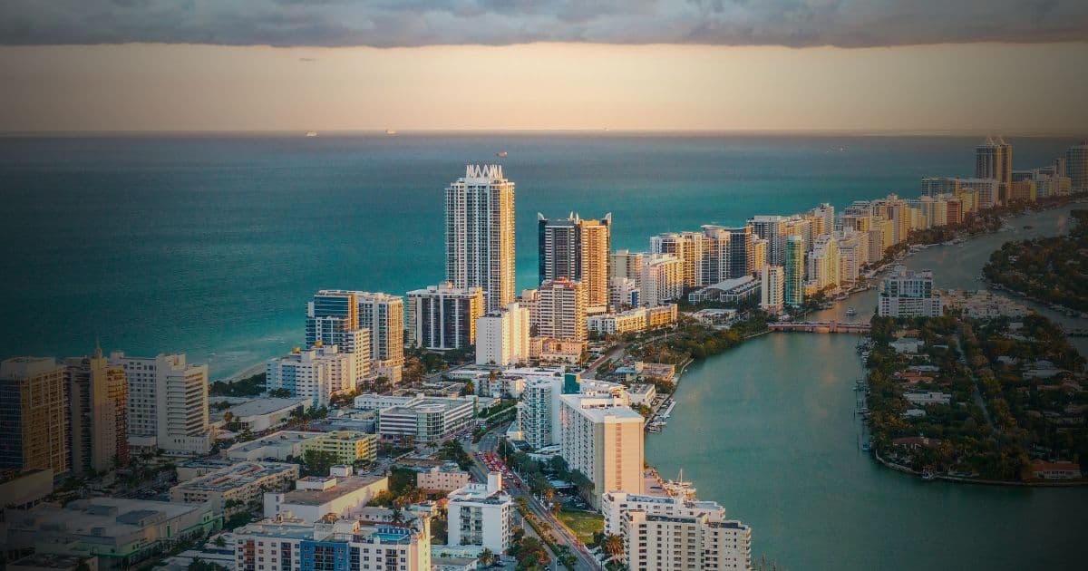 Dumpster Rental in Florida: Costs & Rules