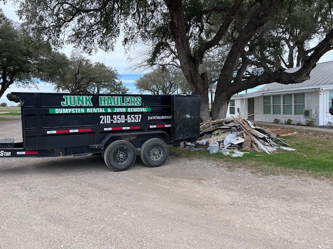 Junk Haulers - Junk removal & Dumpster Rental in San Antonio - Dumpster rental in San Antonio, Texas