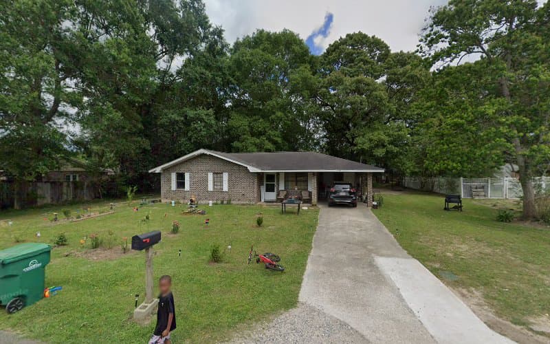 Smelly Kelly's Trash Pickup - Dumpster rental in Picayune, Mississippi