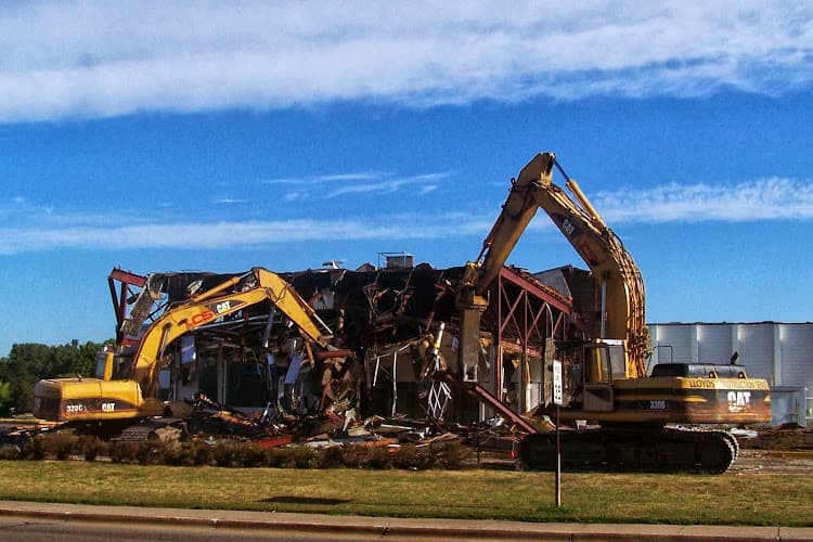 Lloyd's Construction Services, Inc. - Dumpster rental in Shakopee, Minnesota