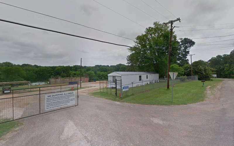 Piney Woods Sanitation - Dumpster rental in Crockett, Texas