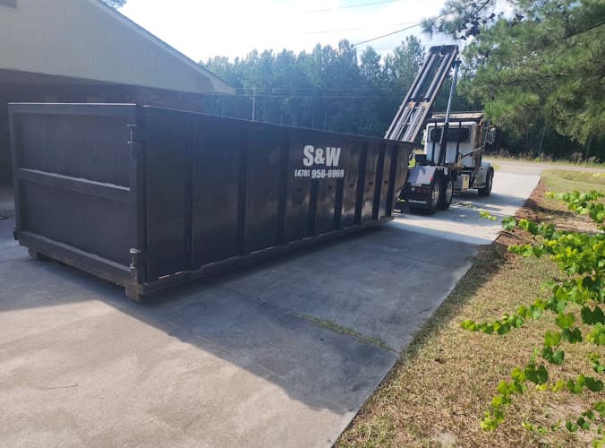 S & W Excavating & Grading - Dumpster rental in Byron, Georgia