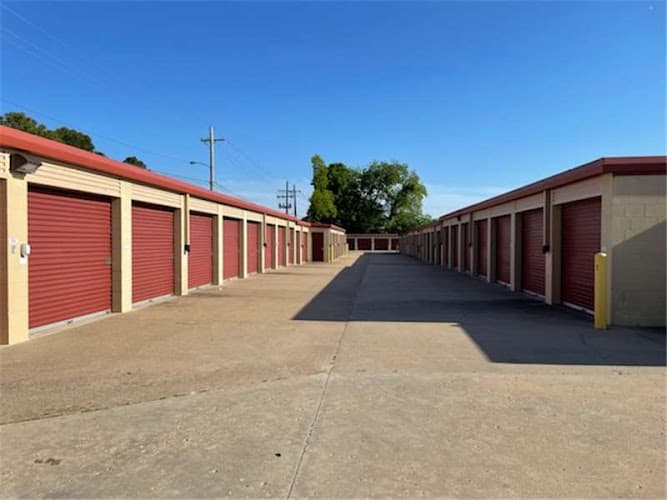 Extra Space Storage - Dumpster rental in Tulsa, Oklahoma
