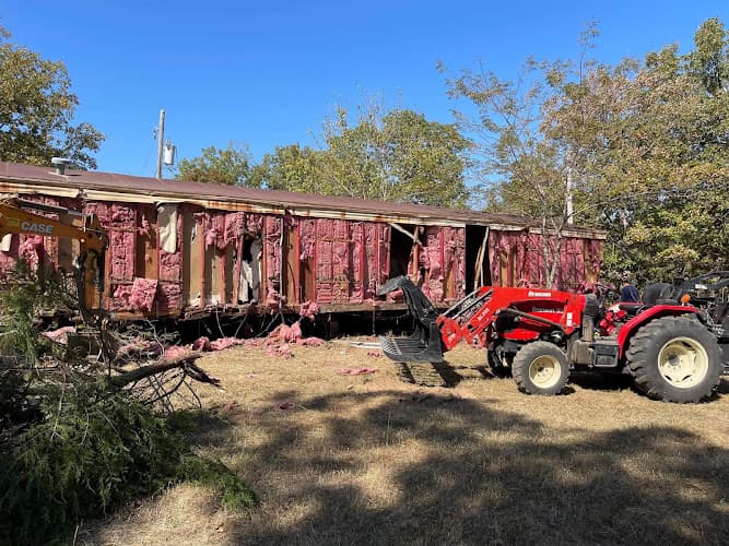 G & C Land Improvements LLC - Dumpster rental in Mountain Home, Arkansas
