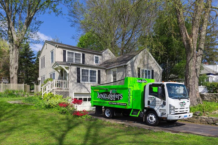 The Junkluggers of Greater Mid-Michigan - Dumpster rental in Holly, Michigan