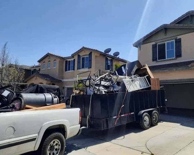 K & B Hauling, LLC - Dumpster rental in Hemet, California