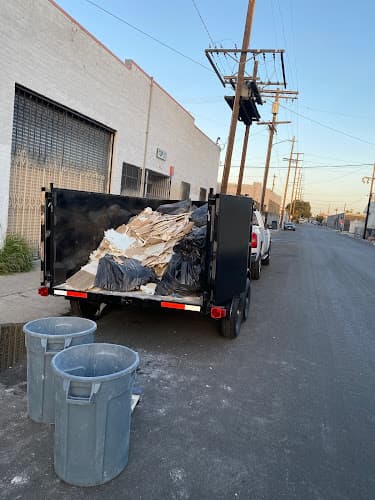 NO LIMIT HAULING & JUNK REMOVAL INC - Dumpster rental in Sun Valley, California