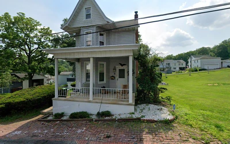 M&P Moving And Cleanouts - Dumpster rental in Cressona, Pennsylvania