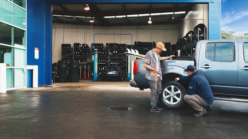 KT Roadside Assistance: Mobile Tire Services - Dumpster rental in Lauderhill, Florida