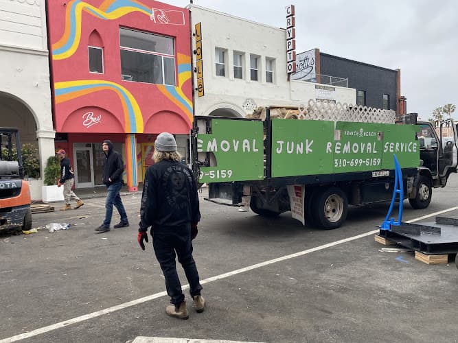 Venice Beach Junk Removal - Dumpster rental in Venice, California