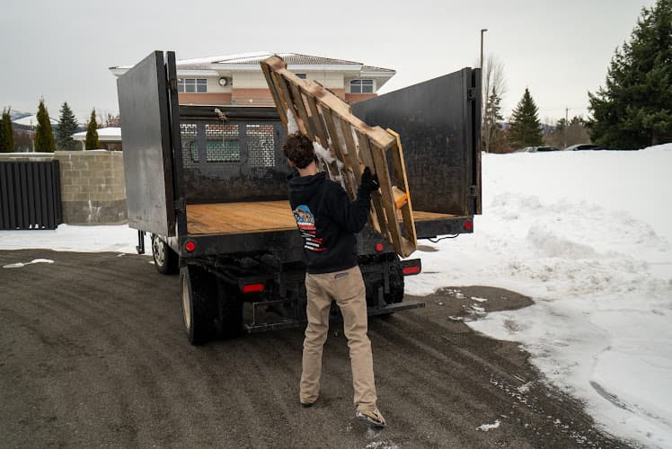 Simple Junk Removal - Dumpster rental in Newman Lake, Washington