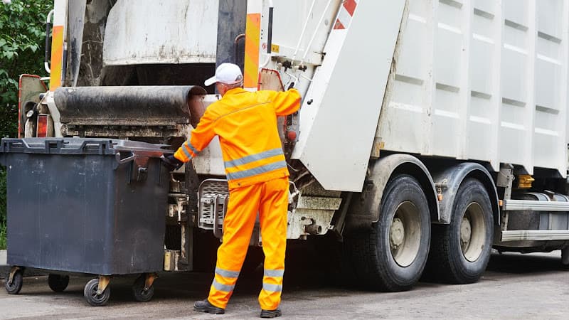 Triniti LYF Spress LLC - Dumpster rental in Middletown, New York