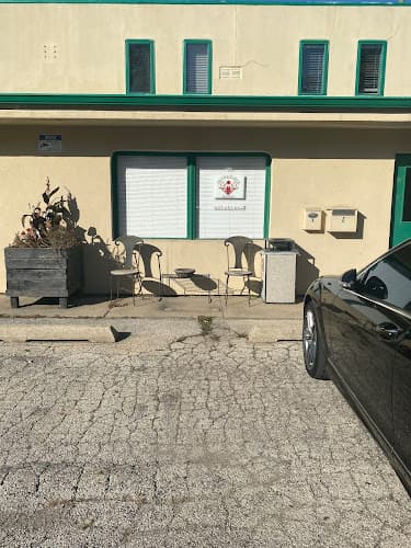 Incredible Movers - Dumpster rental in Lake Bluff, Illinois