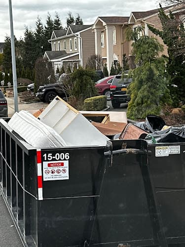 LI Debris Corp - Dumpster rental in North Bellmore, New York