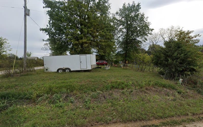 J&S trash collection service - Dumpster rental in Knob Noster, Missouri
