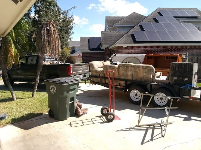 Rey's Junk Removal #1 - Dumpster rental in Mission, Texas