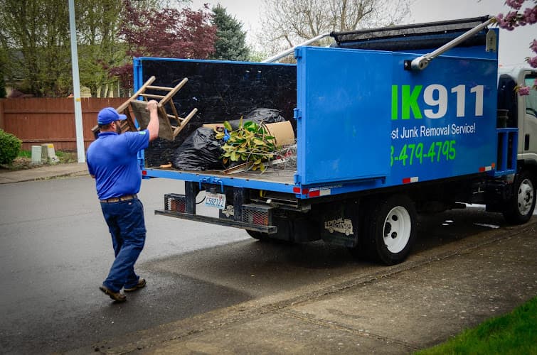 Junk911 Junk Removal Services - Dumpster rental in Turner, Oregon