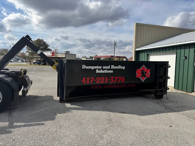 S & E Dumpster and Hauling Solutions LLC - Dumpster rental in Carthage, Missouri
