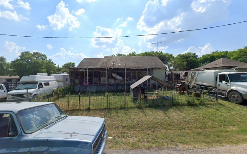 R & L Haul Away - Dumpster rental in Westminster, Texas