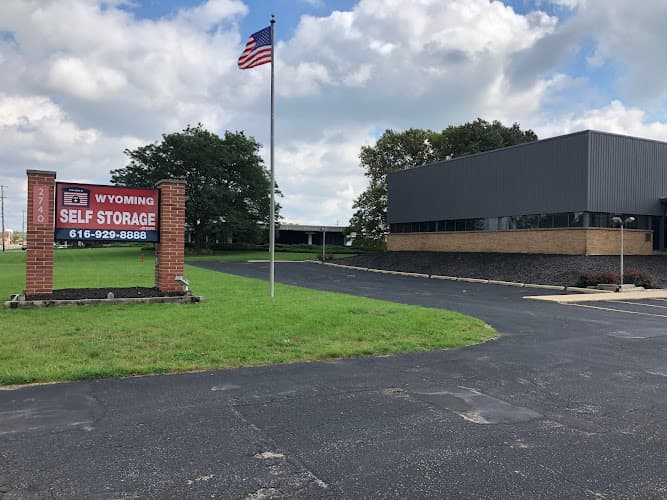 Richter Self Storage - Dumpster rental in Wyoming, Michigan