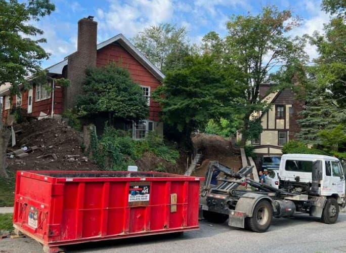 Fuentes & Son Construction Corp - Dumpster rental in Hempstead, New York