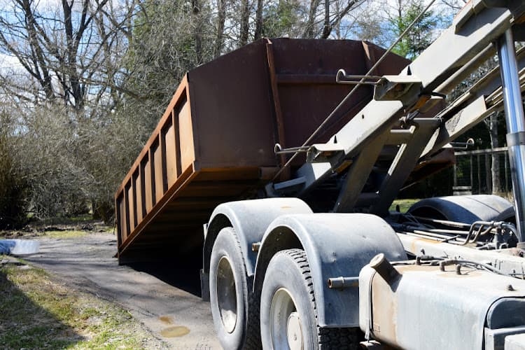 A & A Construction Waste Removal LLC - Dumpster rental in Sevierville, Tennessee