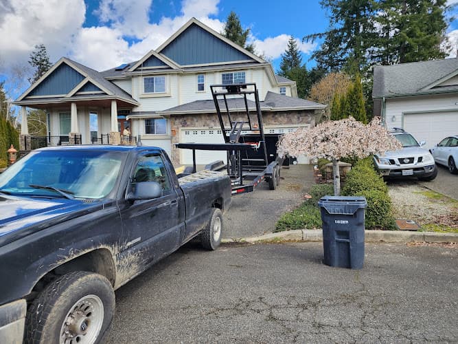 Universal Junk Removal LLC - Dumpster rental in Olympia, Washington