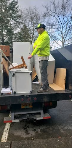 Metro Junk Solutions Inc. - Junk Removal Portland - Dumpster rental in Portland, Oregon