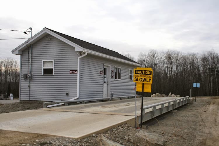 DM&J Waste Inc. - Dumpster rental in Winterport, Maine
