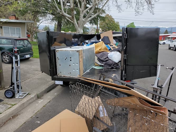 Mendo Junk Removal - Dumpster rental in Ukiah, California