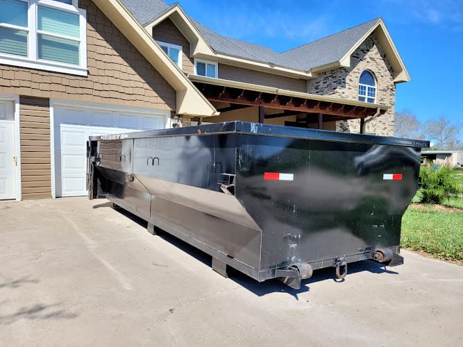 HL Dumpster - Dumpster rental in Monte Alto, Texas