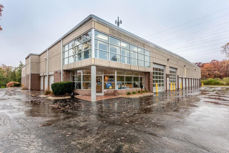 Extra Space Storage - Dumpster rental in Lake Forest, Illinois