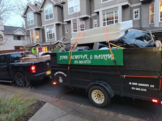 Jr Junk Services LLC - Dumpster rental in Portland, Oregon