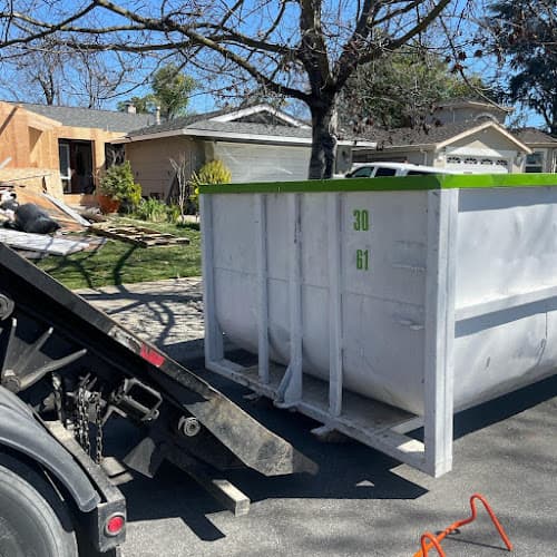 Calsan Dumpsters Pro - Dumpster rental in Oakland, California